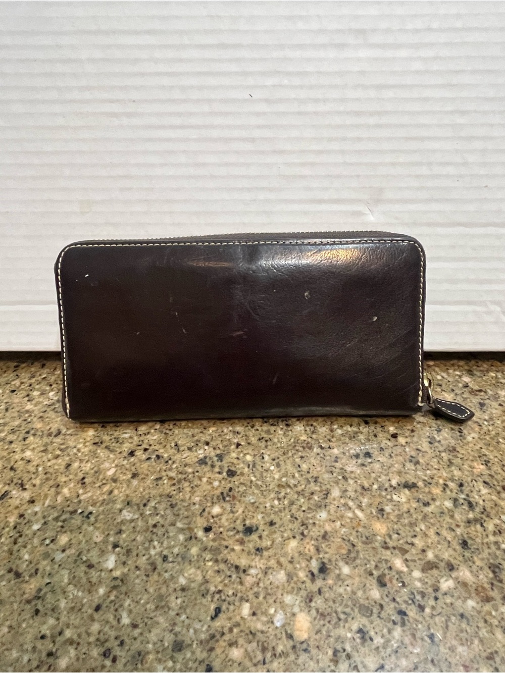 DOONEY & BOURKE 1975 Black Smooth Leather Zip-Around Clutch Wallet - Picture 2 of 9